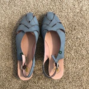 El Natura Lista shoes